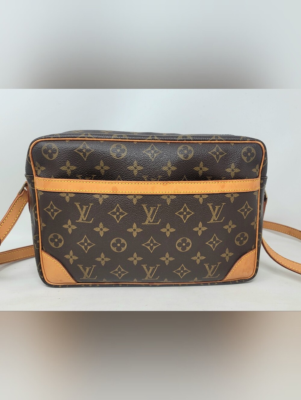 Louis Vuitton Trocardero 30 Monogram Canvas Crossbody Hand Bag Authentic Vintage